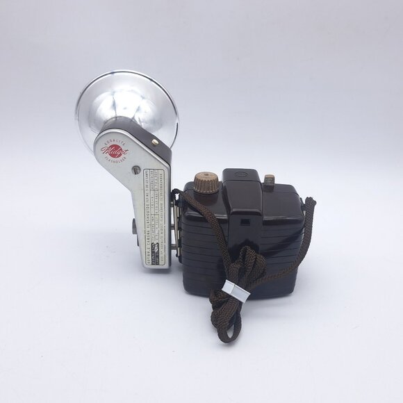 Kodak Holiday Flash Brownie Camera - Picture 4 of 11